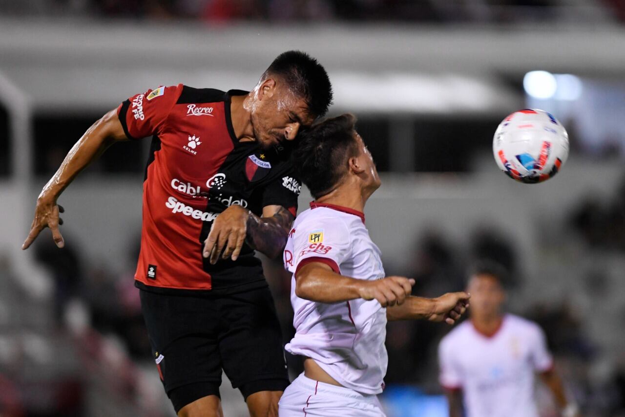 Goltz lucha con Matías Cóccaro