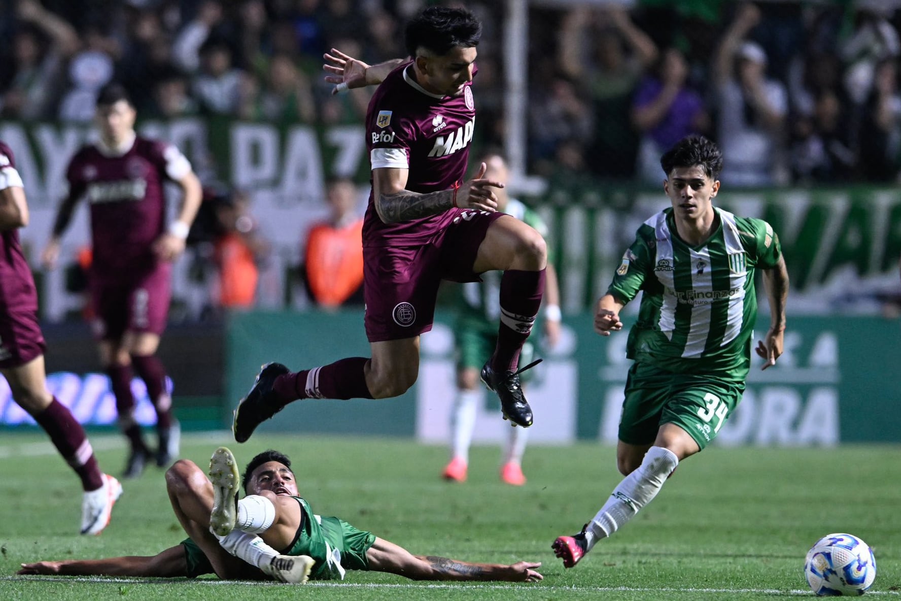 Lanús fue más y se quedó con un merecido triunfo
