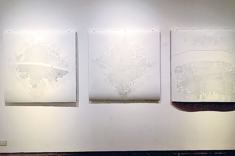 De la serie Una vuelta por el universo, de Miriam Peralta, en el Sívori. Abajo: Detalle.