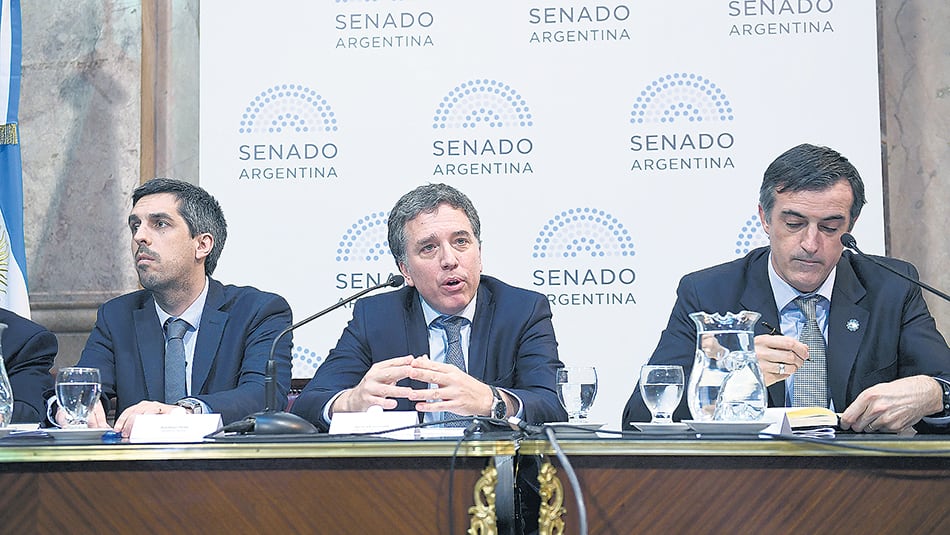 Nicolás Dujovne, ministro de Hacienda, atribuyó los errores de cálculo en las proyecciones de este año a la crisis internacional.