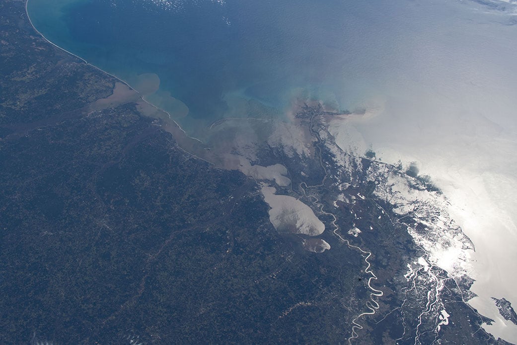 La NASA estudia el nivel de crecimiento del océano para prevenir posibles catástrofes a futuro en las zonas costeras de varios países. Foto: NASA