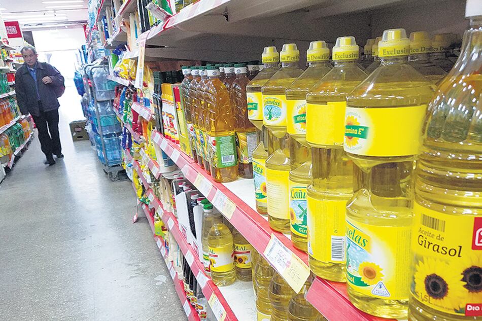 Los productos en góndola sufrirán un fuerte reajuste en estos días. Con el dólar estable no alcanza.