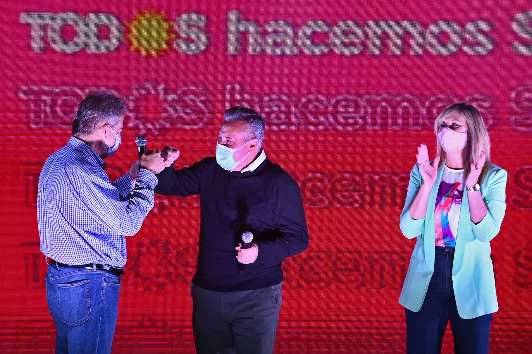 Lewandowski celebró con Sacnun y Mirabella.