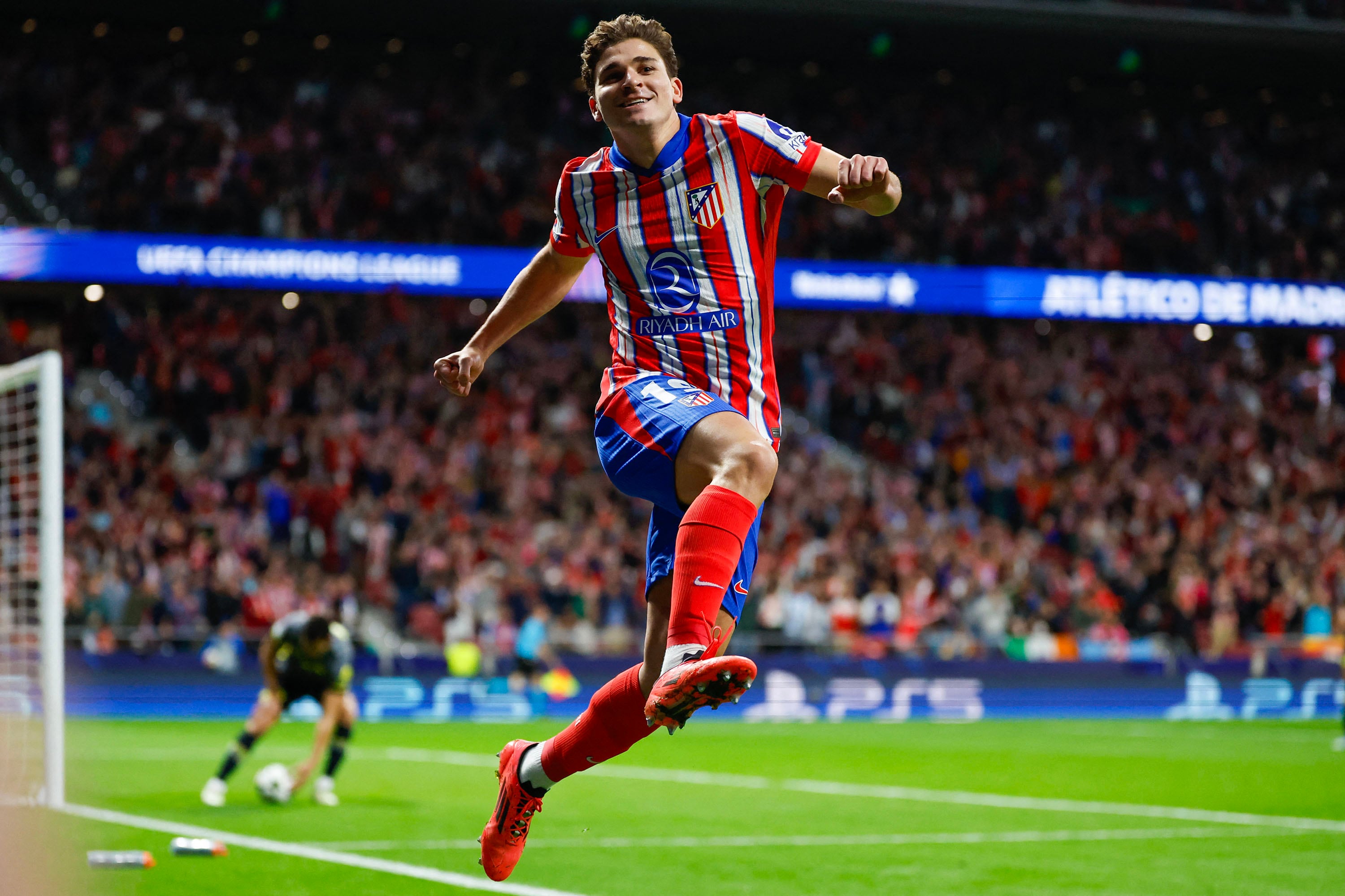Julián se generó su gol a pura presión.