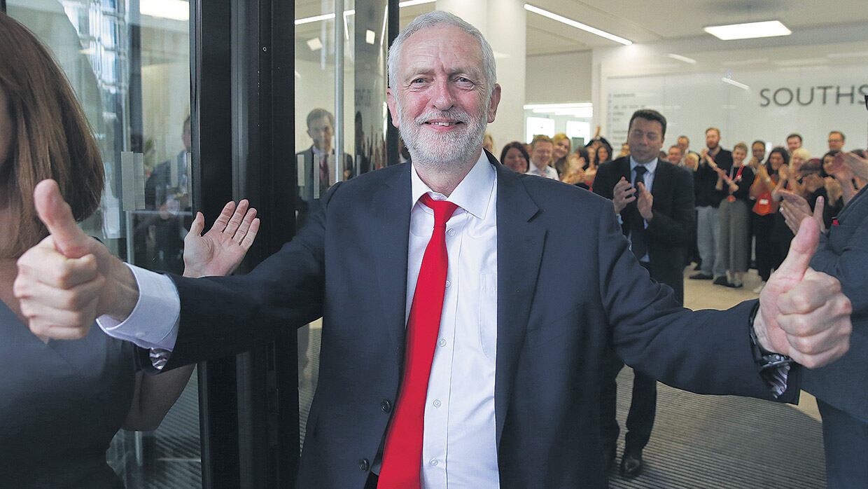 Las casas de apuestas han comenzado a considerar a Corbyn favorito de una nueva elección.