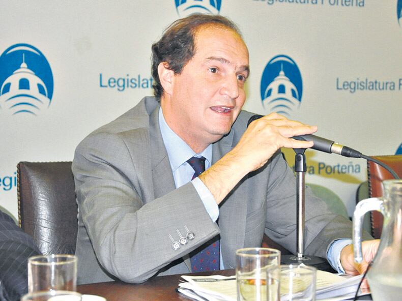 Pablo Clusellas, secretario Legal y Técnico, tiene el decreto listo para la firma de Macri.