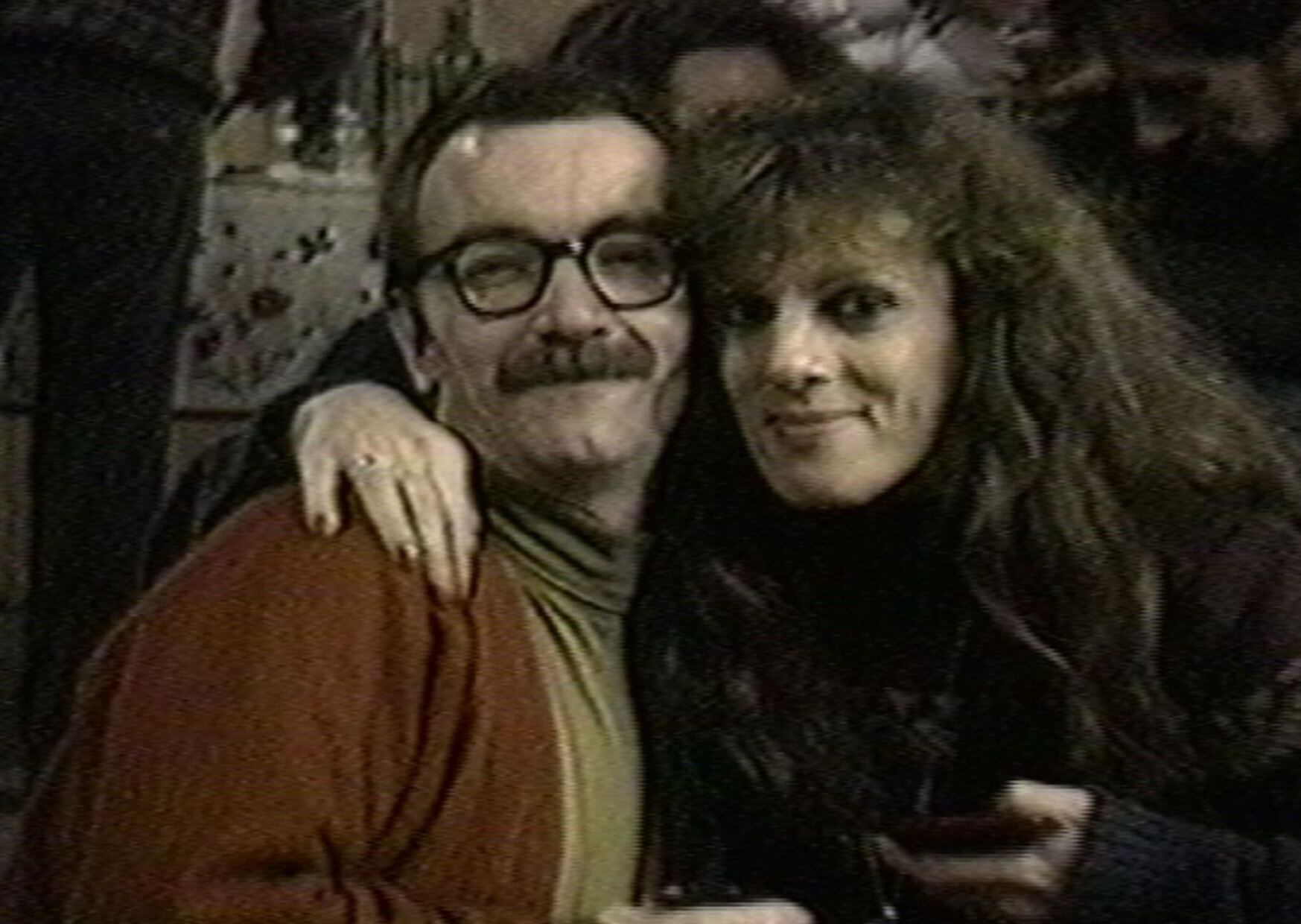 Frame del video “Cumpleaños de Karina Urbina” (1992). Fondo Marcelo Ernesto Ferreyra. Programa de Memorias Políticas Feministas y Sexogenéricas CeDInCI.