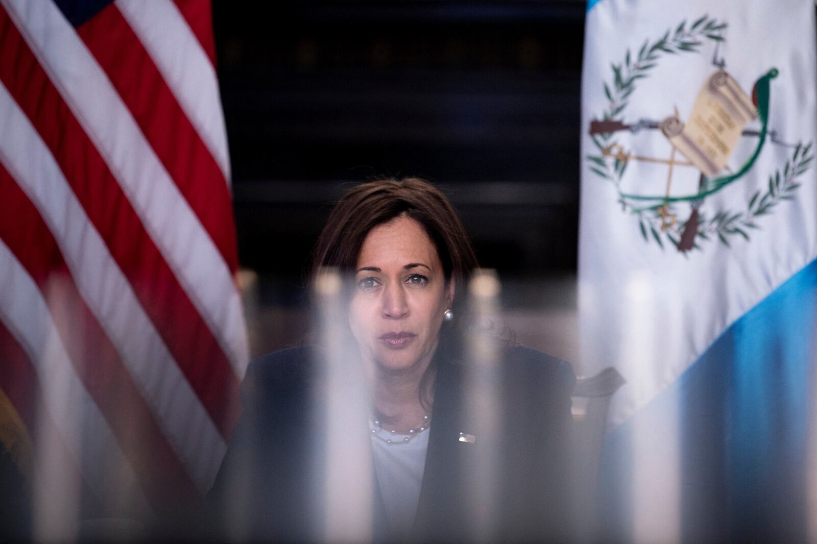 Kamala Harris asuma la cabeza
