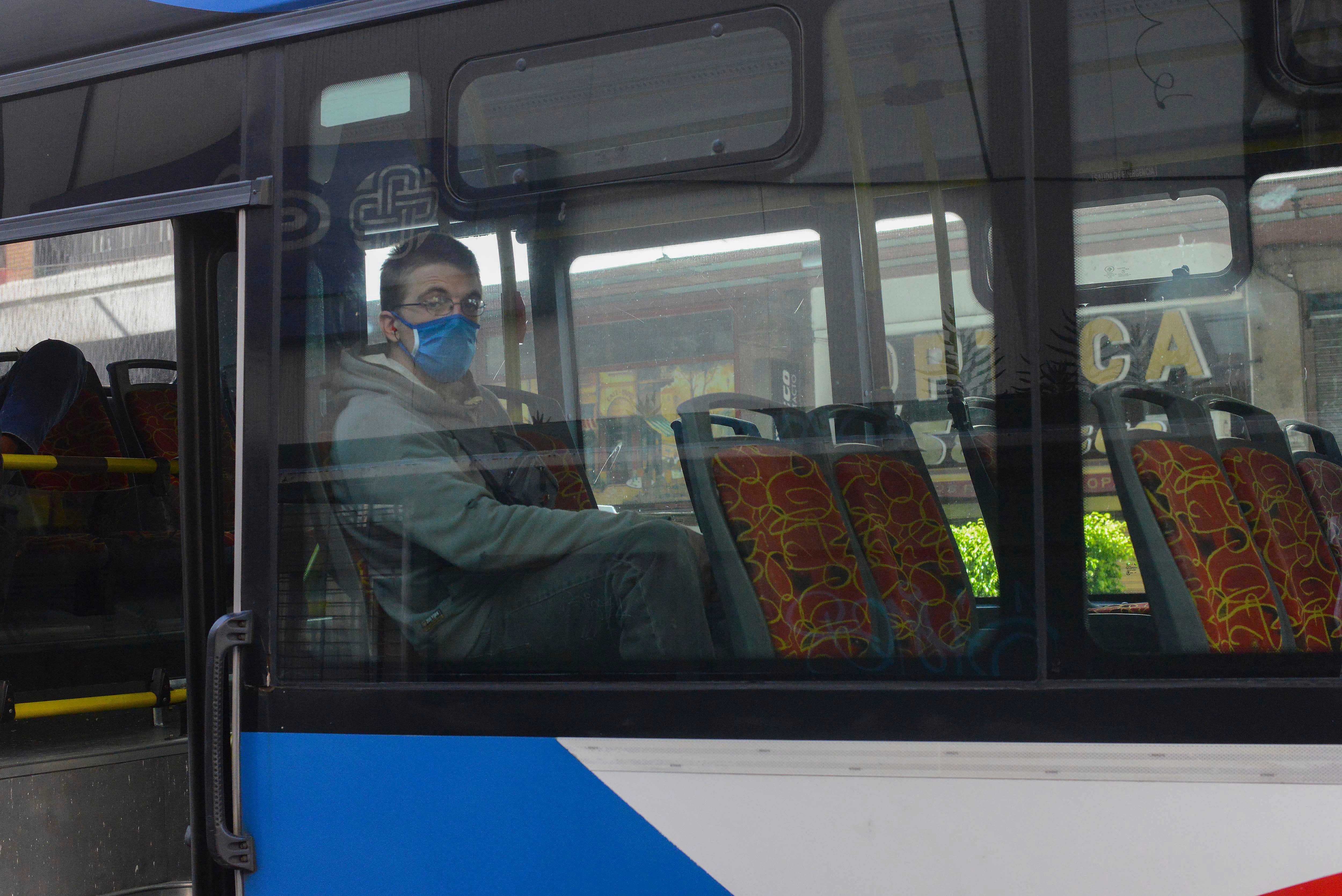 El Gobierno remarca la importancia de reducir al mínimo posible el uso de transporte público.