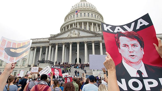 Con la consigna “Kava-No” opositores protestaron en las afueras del Capitolio por la designación del candidato de Trump.