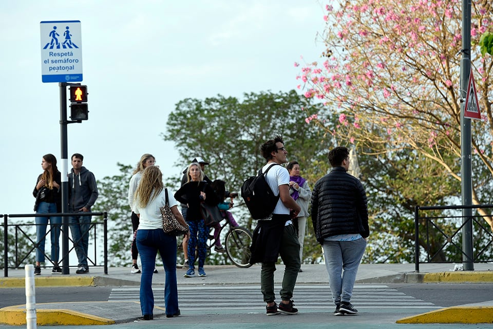 Los parques de la ciudad se llenaron de visitantes ayer a la tarde.