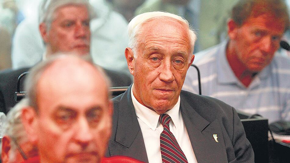 Entre los 96 condenados por delitos de lesa humanidad que aparecen en el listado hay varios nombres emblemáticos de la dictadura.