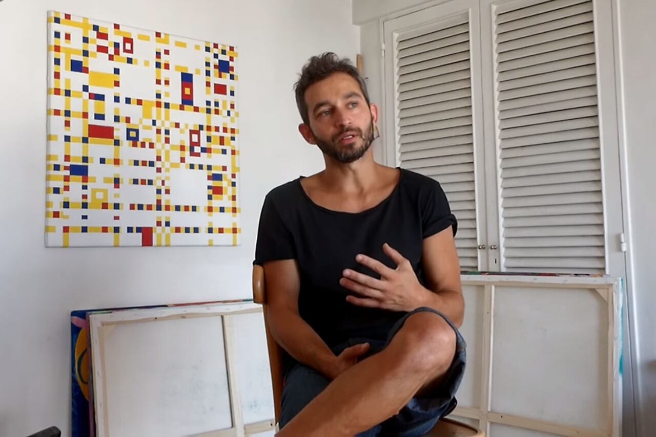 El diseñador Coco Cerrella abrió la tienda con el lema “Olla, obra que comprás, alimento que donás”.