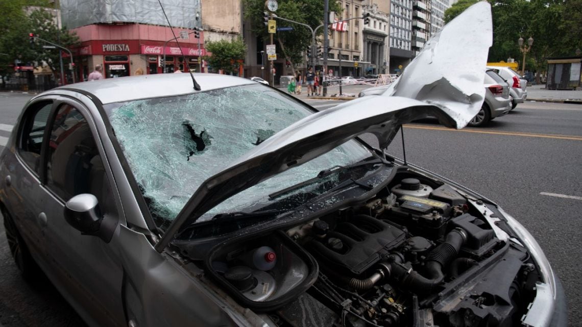 El incidente vial ocurrió en el cruce de las avenidas Pueyrredón y Rivadavia.