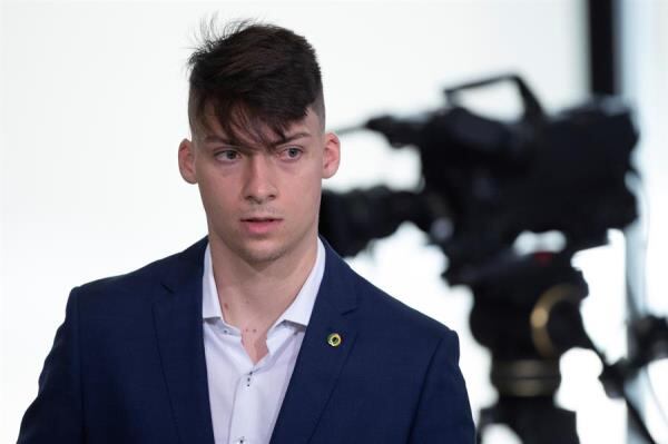 Renan Bolsonaro tiene 22 años.