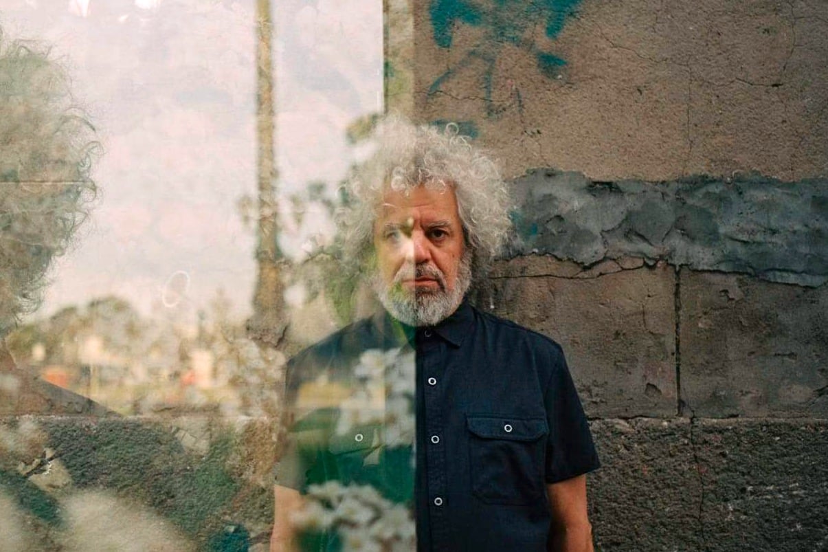 Además de la música, Rotman está involucrado en el Strummer Bar junto a Luciano Scalione y Leo de Cecco