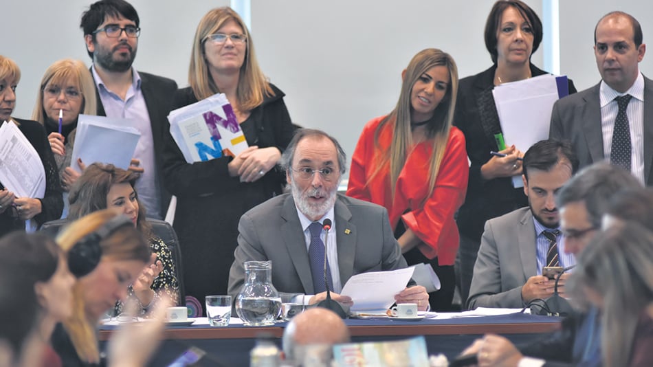 Pablo Tonelli (PRO), titular de la Comisión de Asuntos Constitucionales, presidió el debate en la Cámara baja.