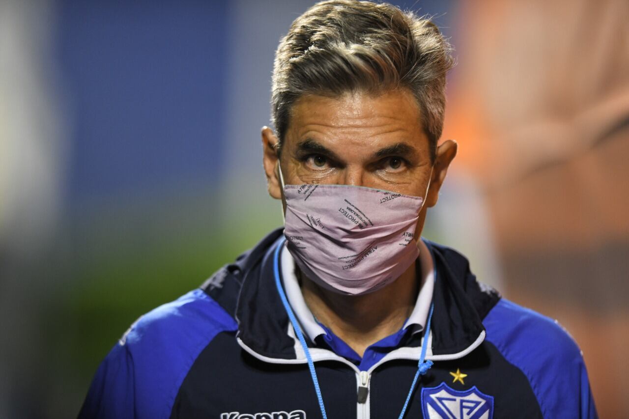 El técnico de Vélez Mauricio Pellegrino
