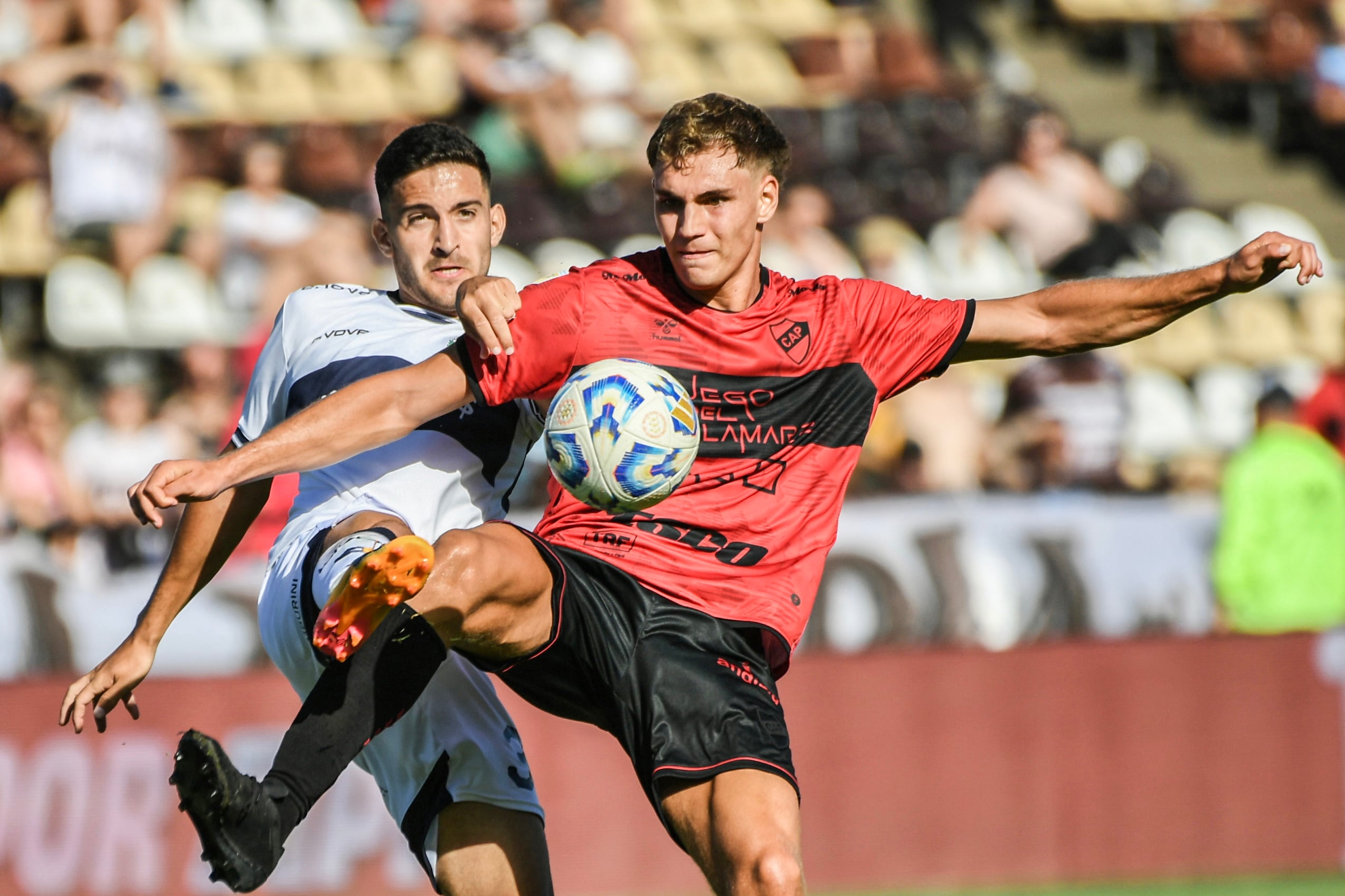 Pellegrino marcó la apertura a los 10 segundos para Platense