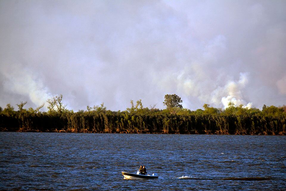 En lo que va de 2025, hubo una gran superficie quemada en las islas frente a Rosario.