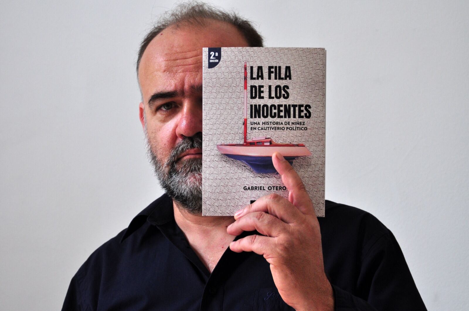 Gabriel Otero publicó un libro donde narra la situación de cautiverio político que vivió siendo niño en la última dictadura.