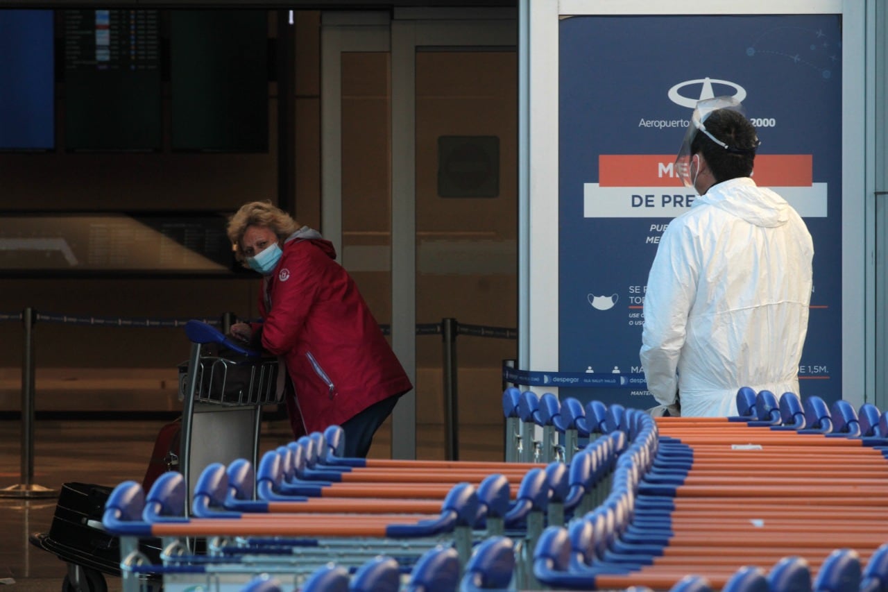 La justicia avaló el límite impuesto por el gobierno nacional de novecientas personas para ingresar a Argentina como pasajeros por la pandemia de coronavirus.