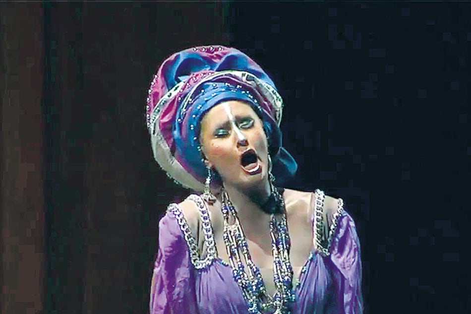 Este año, en la puesta de Aída de Verdi, del Teatro Colón, los intérpretes se pintaron la piel para representar a los personajes afro.