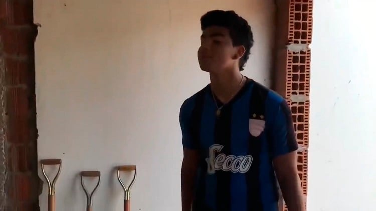 Fernando Báez, en el video que difundió Seres vs. Teneres. 