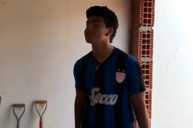 Fernando Báez, en el video que difundió Seres vs. Teneres.