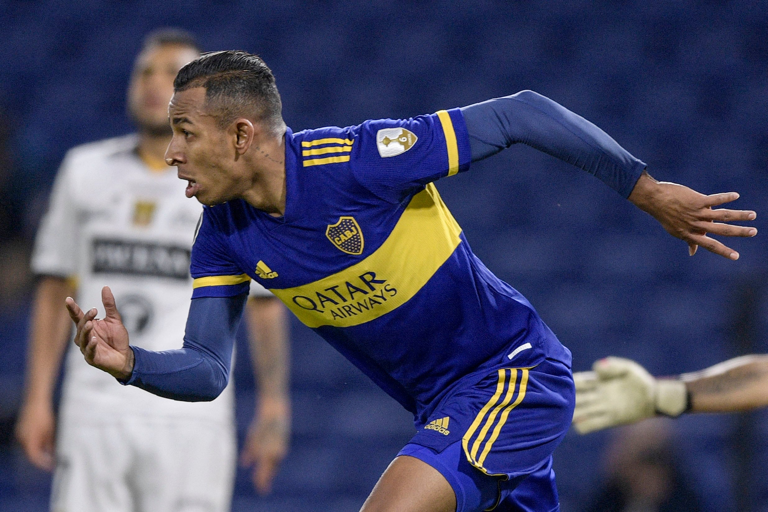 Villa sólo tuvo que empujarla para poner el 2-0 parcial de los suyos en casa