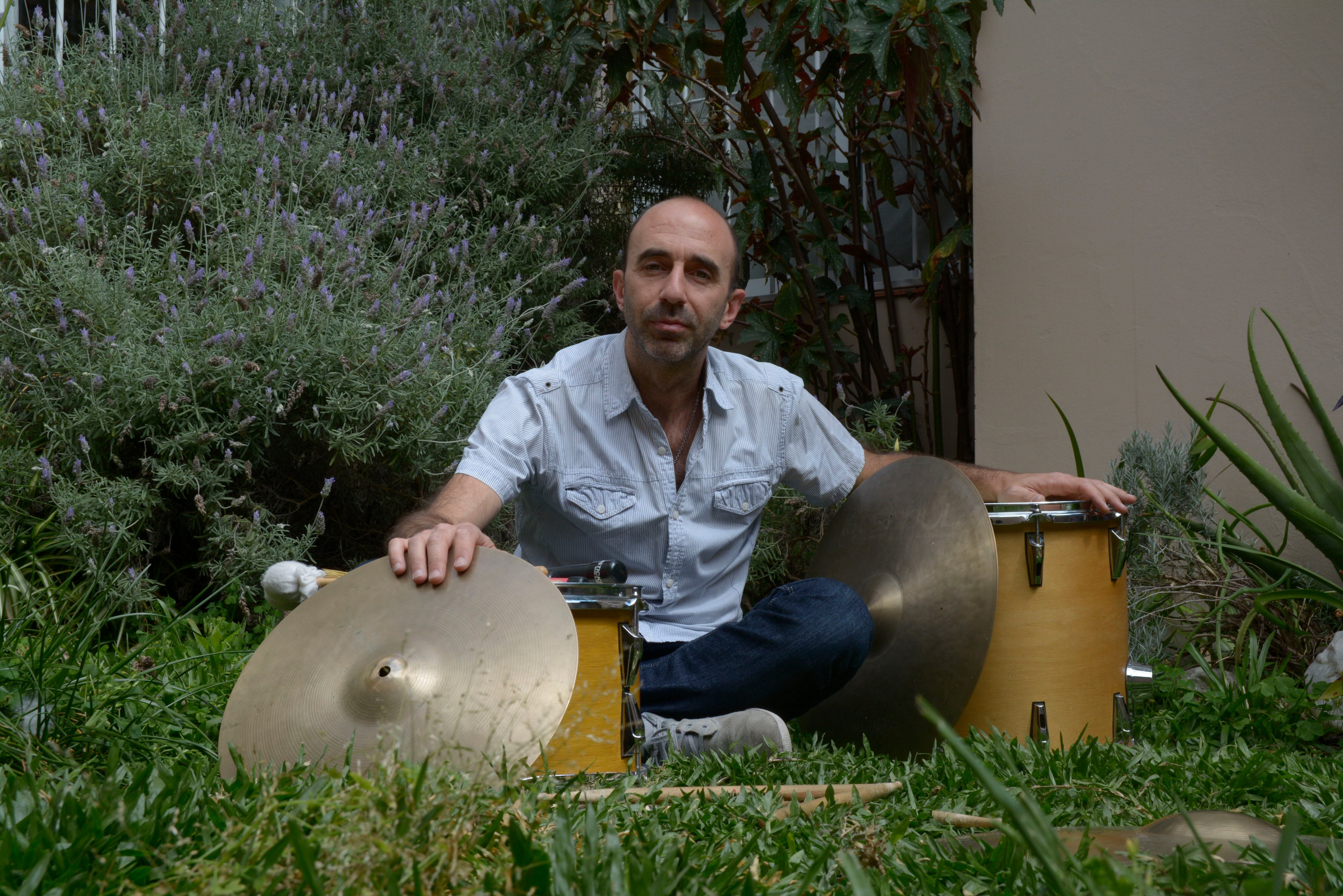 El baterista Luciano Ruggieri, uno de los más destacados del jazz rosarino.
