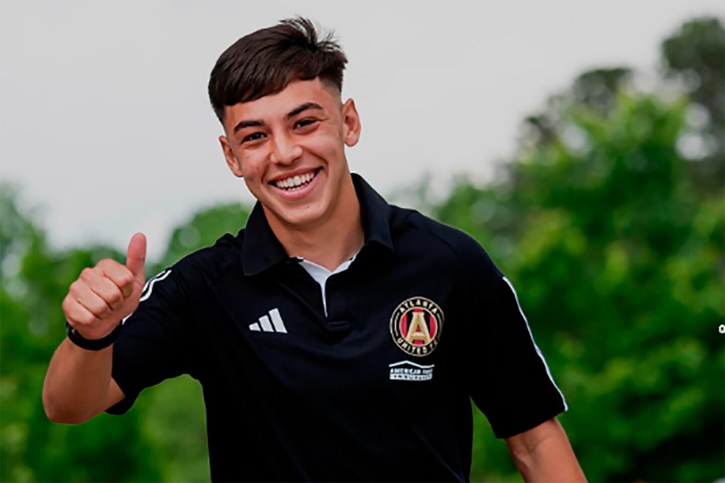 Matías Gallardo con la ropa de Atlanta United