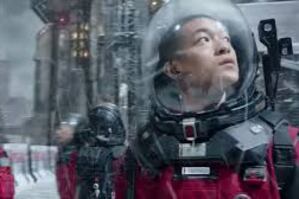 "La tierra errante", un éxito de 2019, vuelve a programarse en las salas de China. En Argentina está disponible en Netflix.