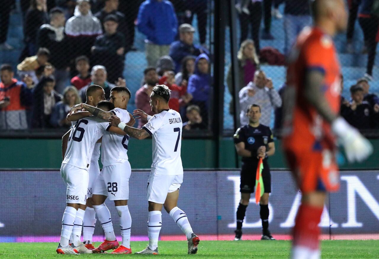 Los saludos para el juvenil Vallejo, que había vivido una semana muy difícil