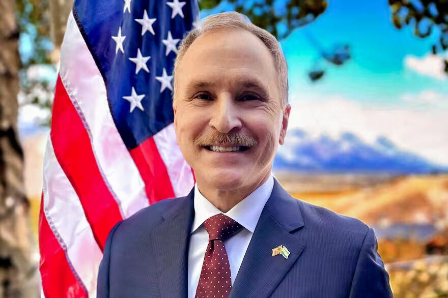 Lamelas es médico sin experiencia diplomática.