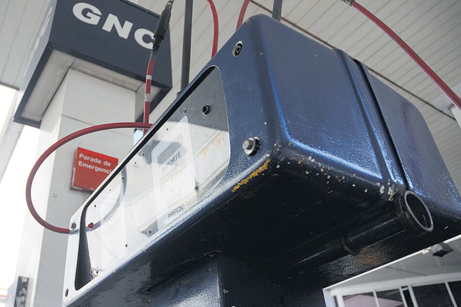 Las estaciones de servicio de GNC llevarán el metro cúbico a 11,96 pesos en CABA y a 15,75 pesos en territorio bonaerense, desde mañana.