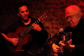 Daniel Frascoli y Cedrón ponen la música, Mauricio Kartun recita y lee.