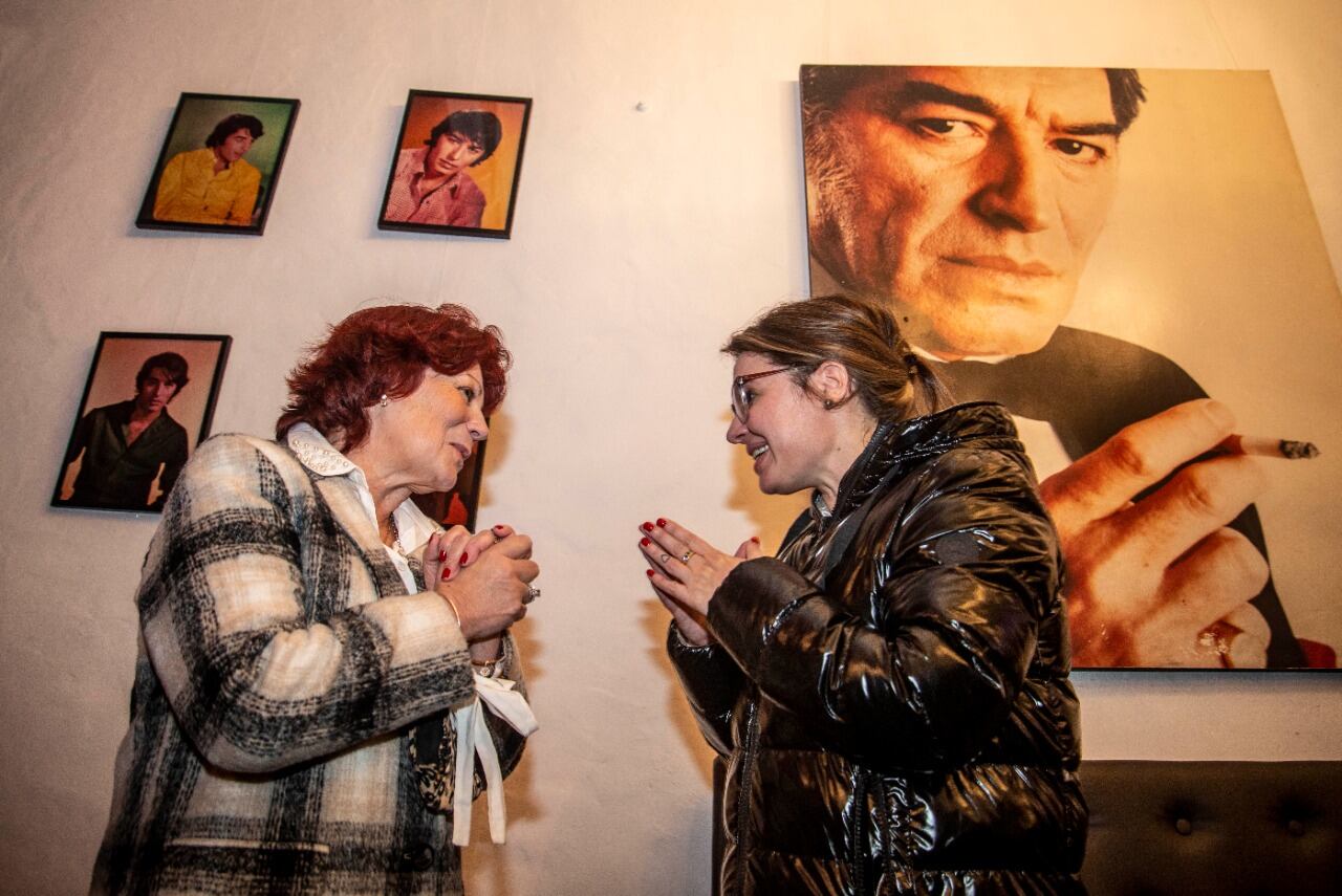 Gisela Marziotta y Olga Garaventa en el homenaje a Sandro.