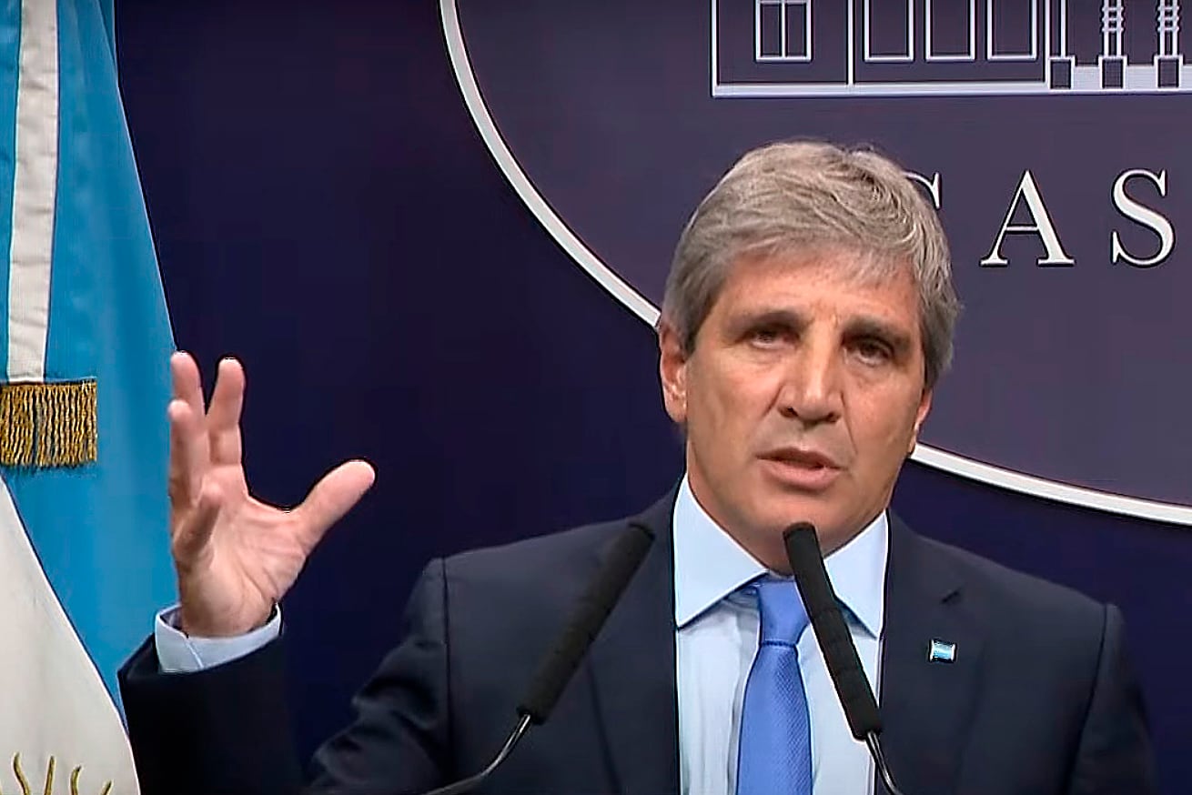 El ministro Luis Caputo consiguió un fuerte respaldo del FMI.