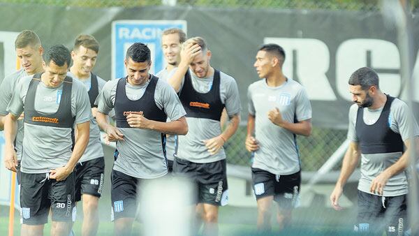 El plantel de Racing en el último entrenamiento, en Avellaneda.