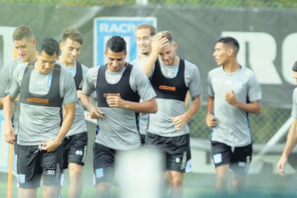 El plantel de Racing en el último entrenamiento, en Avellaneda.