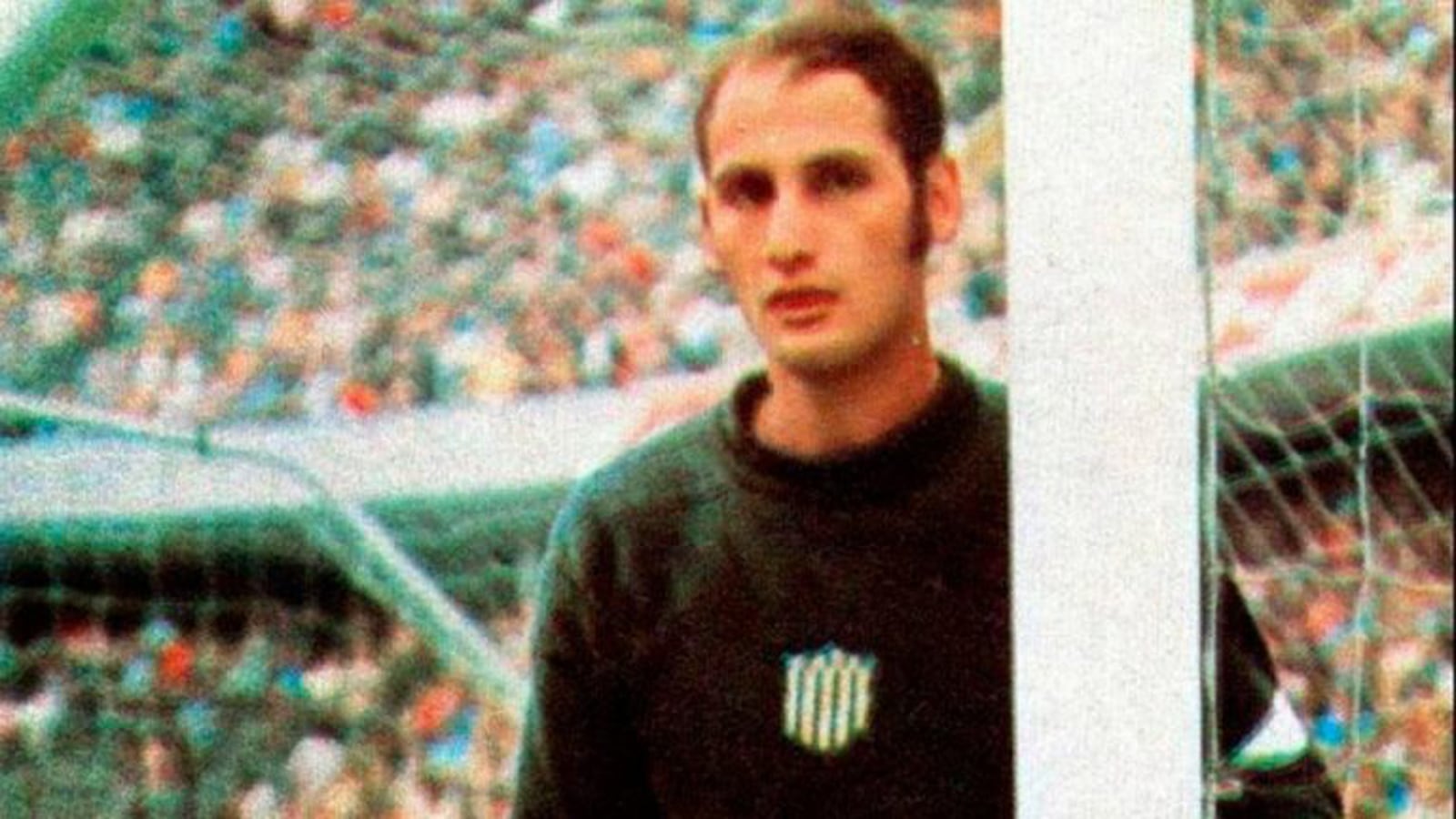 Edgardo Andrada en su época de jugador, custodiando el arco.