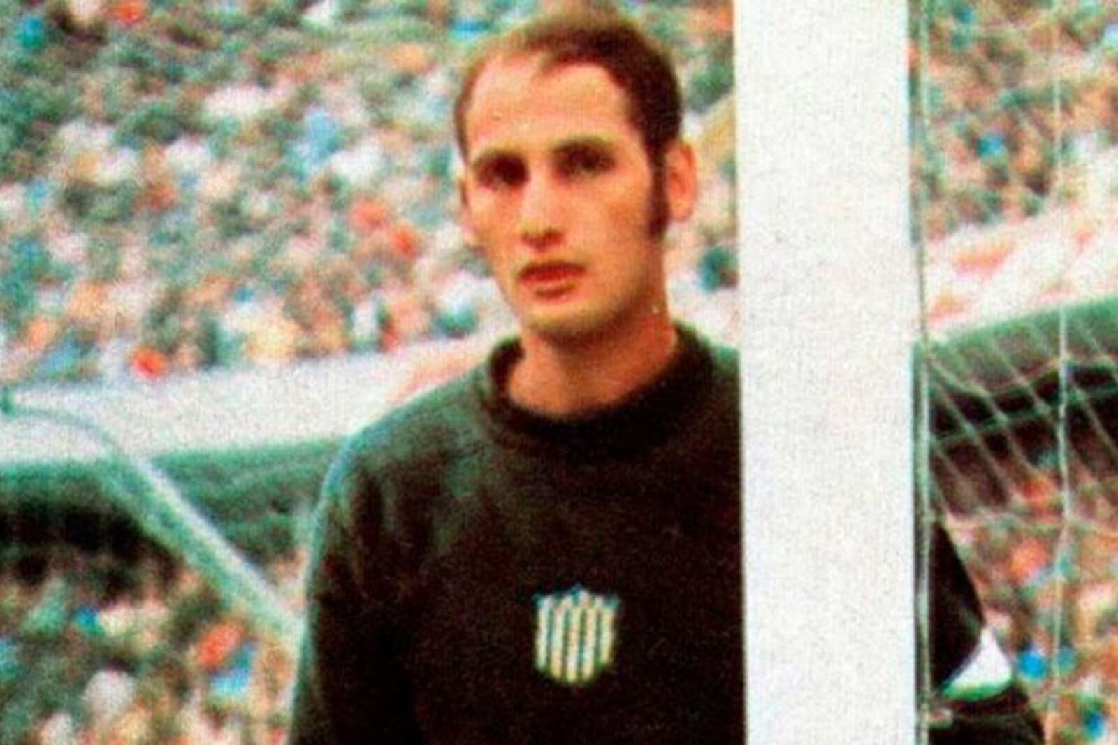 Edgardo Andrada en su época de jugador, custodiando el arco.