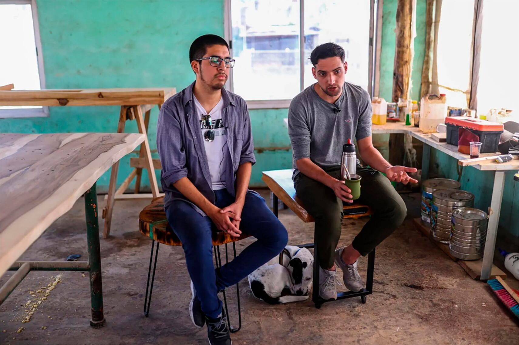 Casi sin experiencia previa, la carpintería de Morel, en el conurbano bonaerense, fue contratada para un trabajo millonario en Neuquén, a más de mil kilómetros.