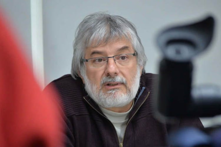 Sánchez, el físico que mandó una carta por la disertación de Ludovica Squirru.