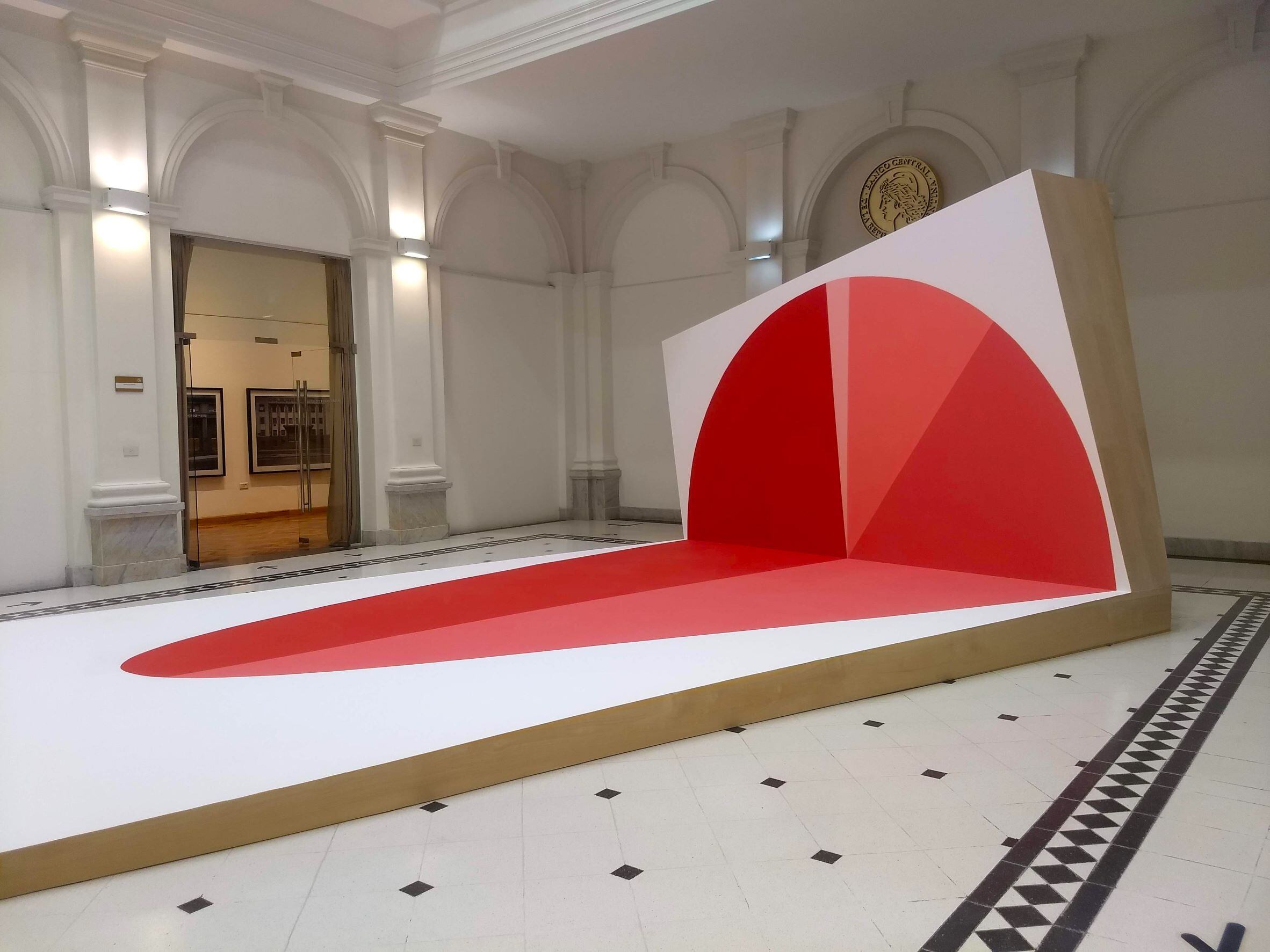 La forma de la economía o la economía de las formas, instalación de Alicia Herrero en el Banco Central Argentino.