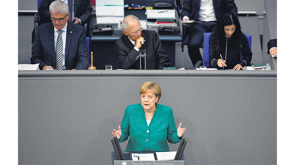 Antes de ir a la cumbre, Merkel fijó posición en el Bundestag de Berlín.