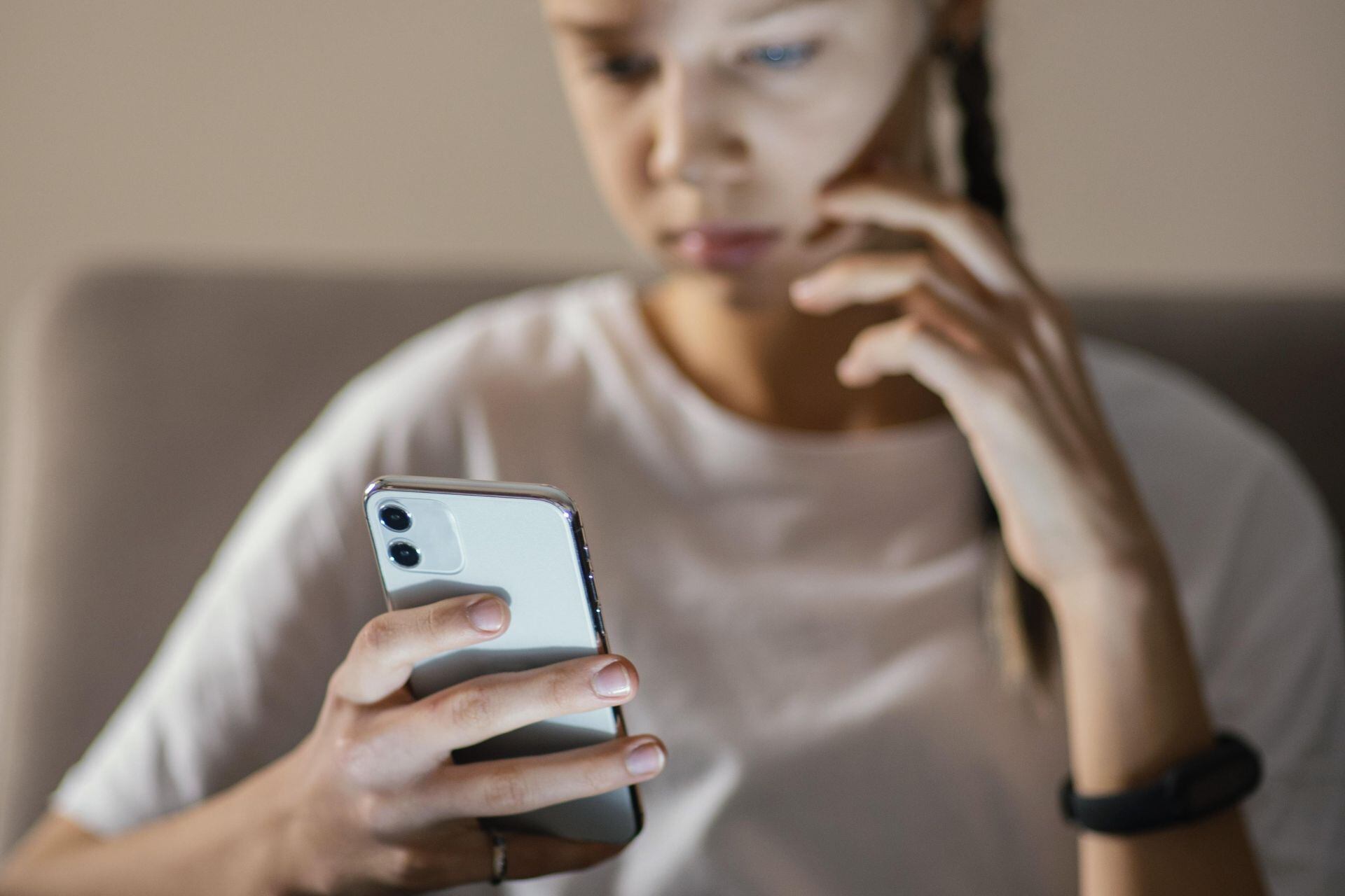 España prohibió las llamadas comerciales desde celulares para prevenir estafas.