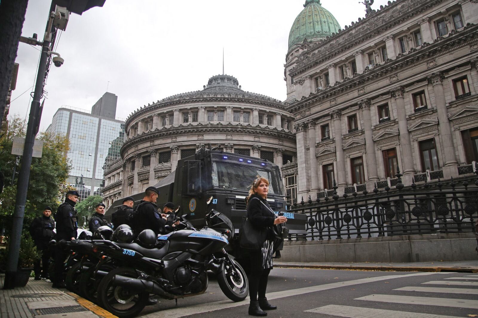 Fuerzas federales implementaron un amplio operativo en la zona del Congreso.