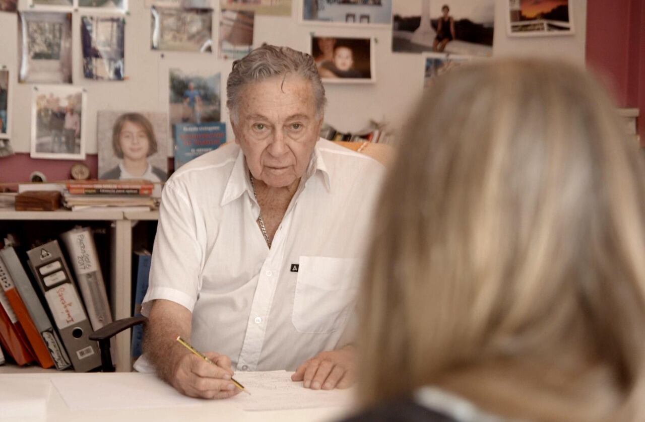 El ciclo abre este viernes con "Método Livingston", documental de Sofía Mora que aborda la figura de Rodolfo Livingston.